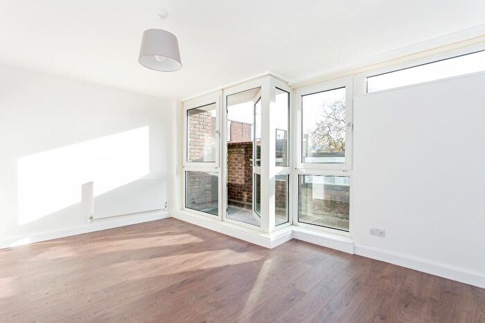 2 Bedroom Maisonette To Rent In Oakley Square, Mornington Crescent, NW1