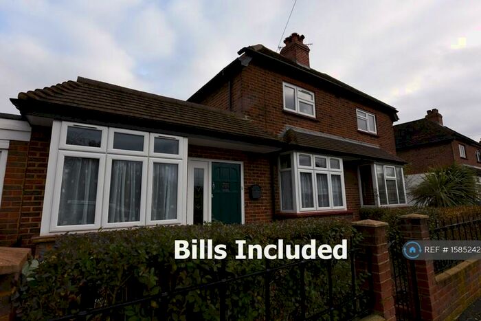 6 Bedroom Semi-Detached House To Rent In South Road, Guildford, GU2