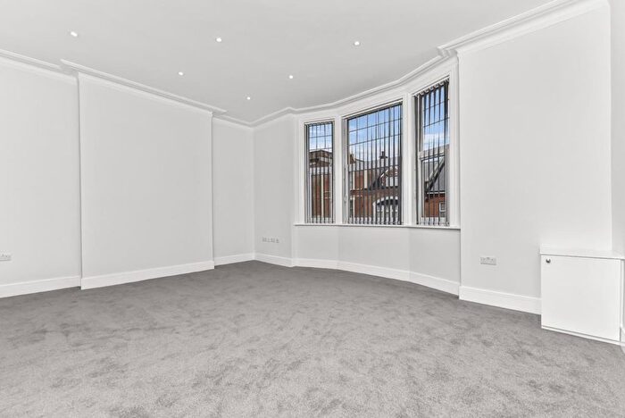 3 Bedroom Flat To Rent In High Road, Wembley, HA9