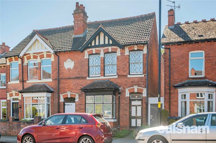 3 Bedroom Semi Detached House For Sale In Mary Vale Road, Bournville, Birmingham, B30