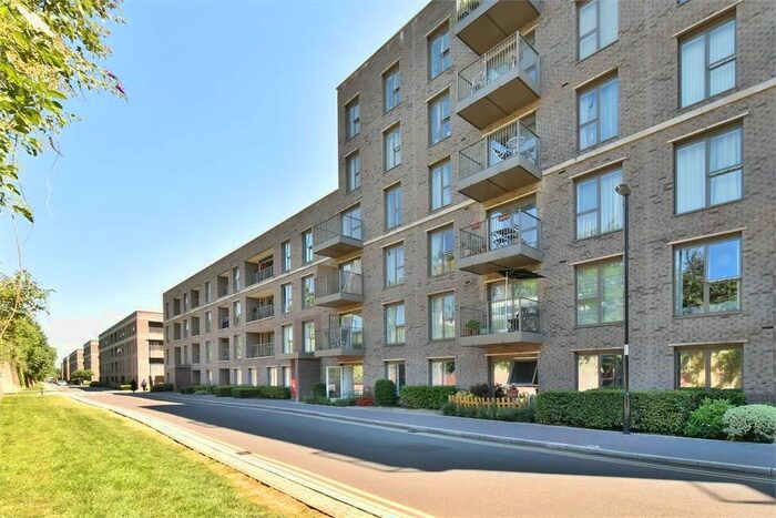 2 Bedroom Flat To Rent In Adenmore Road, London, SE6