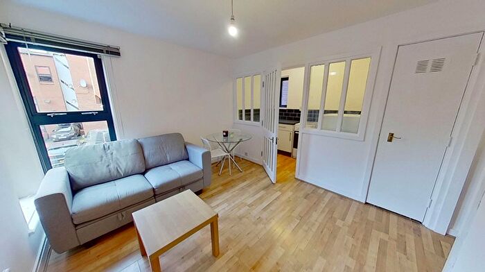 1 Bedroom Flat To Rent In The Chandlers, Leeds City Centre, Leeds, LS2