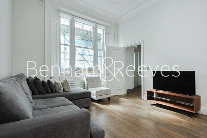 2 Bedroom Flat To Rent In Harcourt Terrace, London, SW10