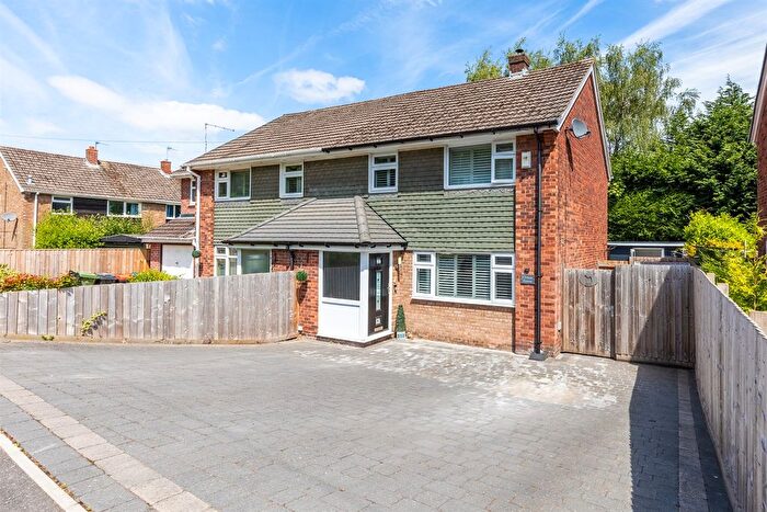 3 Bedroom Semi-Detached House For Sale In Arran Drive, Frodsham, WA6