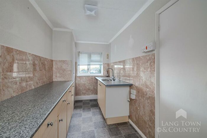 2 Bedroom Apartment To Rent In Chestnut Avenue, Plymouth, PL9