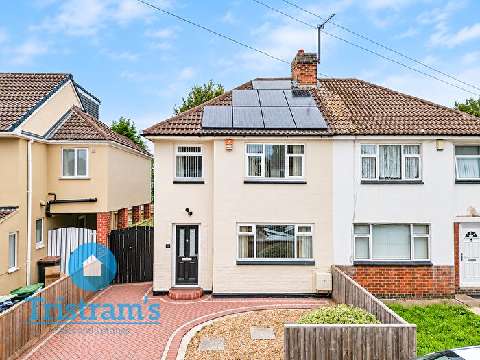 3 Bedroom Semi-Detached House For Sale In Pelham Crescent, Beeston, NG9