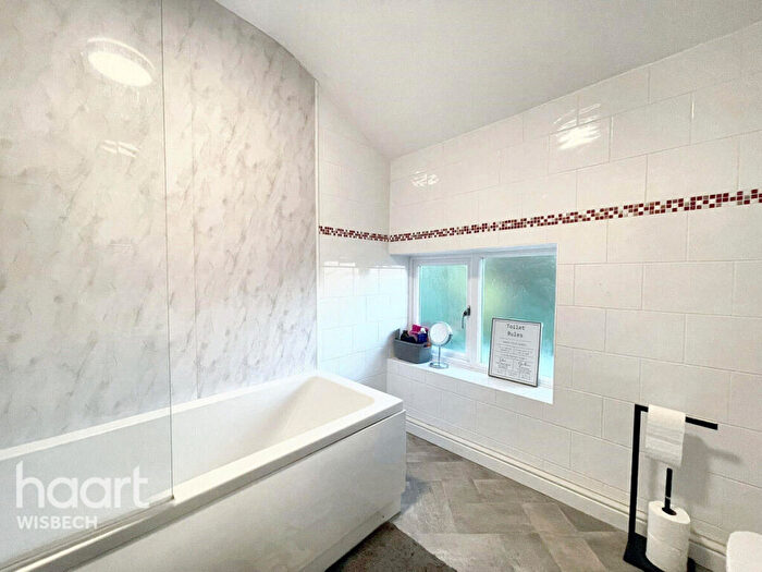 2 Bedroom Semi-Detached House For Sale In Leverington Common, Leverington, PE13