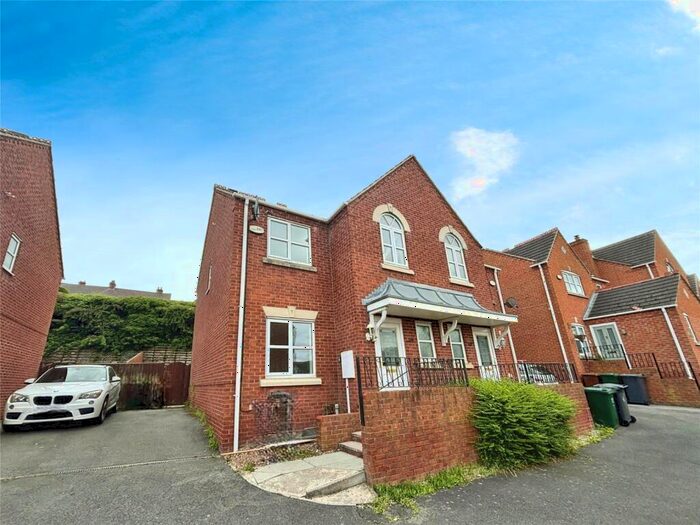 3 Bedroom Semi-Detached House To Rent In Oak Close, Castle Gresley, Swadlincote, Derbyshire, DE11