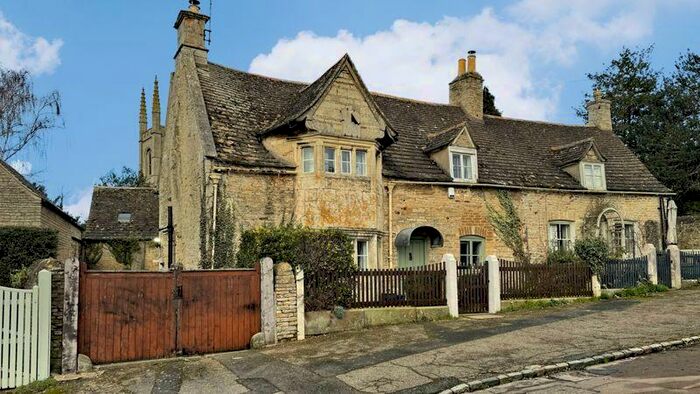 2 Bedroom Cottage For Sale In High Street, Collyweston, PE9