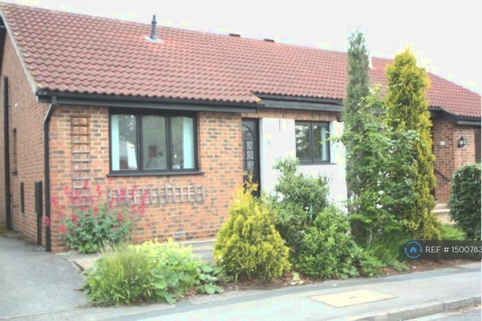 2 Bedroom Bungalow To Rent In Arthurs Avenue, Harrogate, HG2