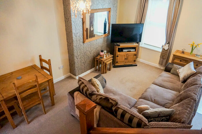 2 Bedroom End Of Terrace House To Rent In South Street, Sebastopol, NP4