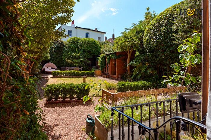 2 Bedroom Apartment For Sale In Garden Apartment, Montpelier Crescent, Brighton, BN1