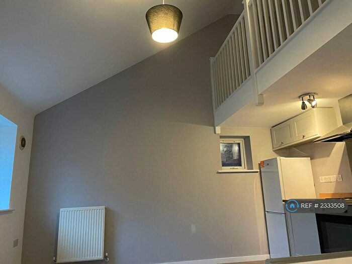 1 Bedroom Semi-Detached House To Rent In Padside Row, Leicester, LE5
