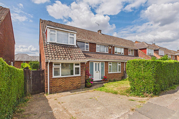 4 Bedroom Semi-Detached House For Sale In Pinecroft, Hemel Hempstead, HP3