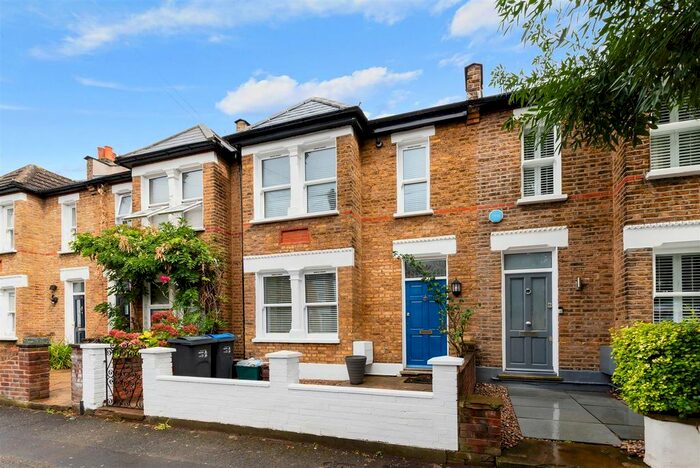 3 Bedroom Property To Rent In Bronson Road, London, SW20