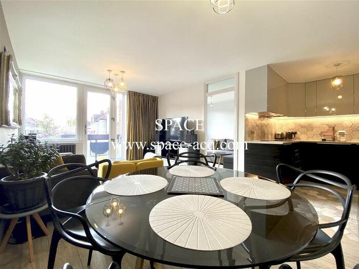 3 Bedroom Flat To Rent In Worcester Court, Avondale Avenue, Woodside Park, London, N12