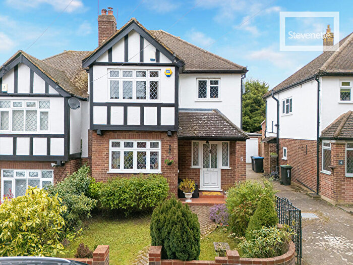 3 Bedroom Semi Detached House For Sale In Wood Meads, Epping, CM16