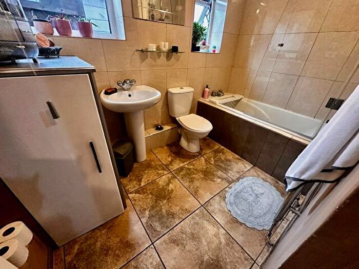 1 Bedroom Flat To Rent In Muscliffe Road, Bournemouth, BH9