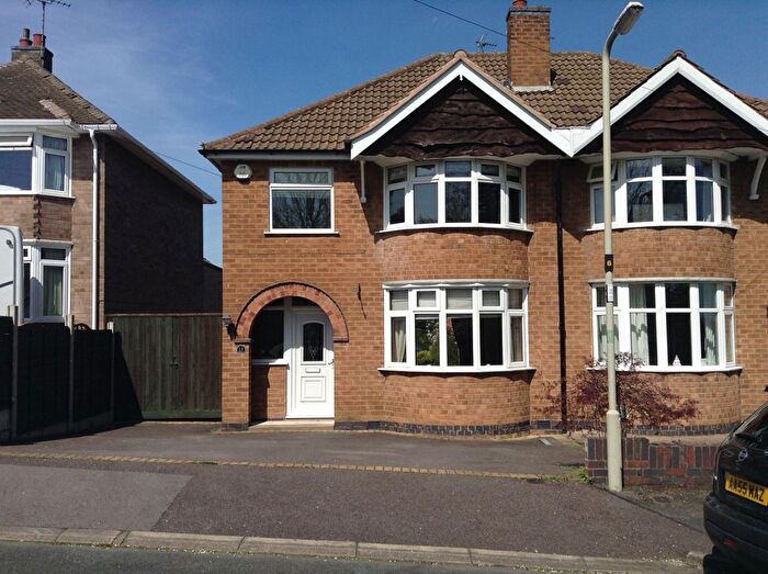 3 Bedroom Semi-Detached House To Rent In Heathgate Close, Birstall, LE4