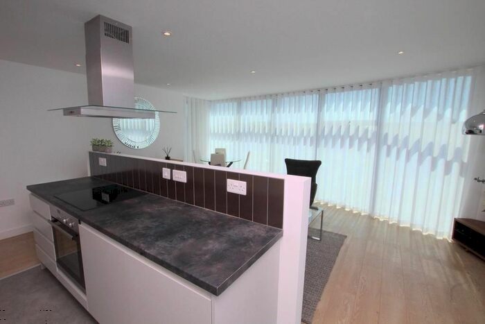 3 Bedroom Flat To Rent In Hermitage Street, London W2