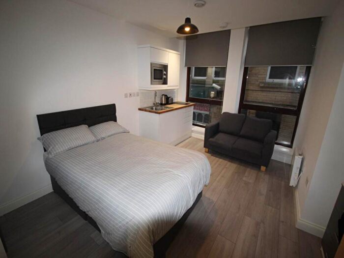 Studio To Rent In James Street, BD1