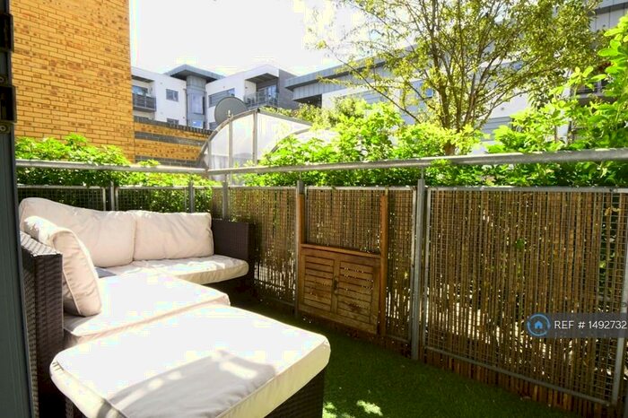 1 Bedroom Flat To Rent In Reculver Road, London, SE16