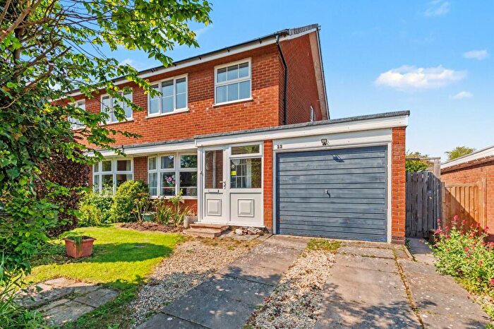 3 Bedroom Semi-Detached House For Sale In Hanson Avenue, Shipston-On-Stour, CV36