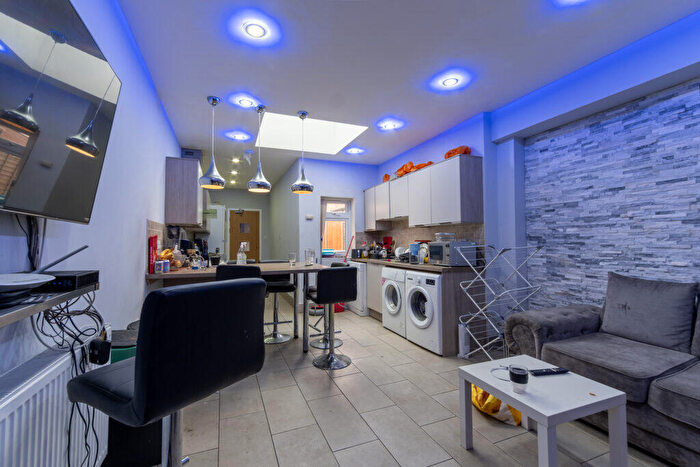 6 Bedroom Terraced House To Rent In Tiverton Road, Selly Oak, B29