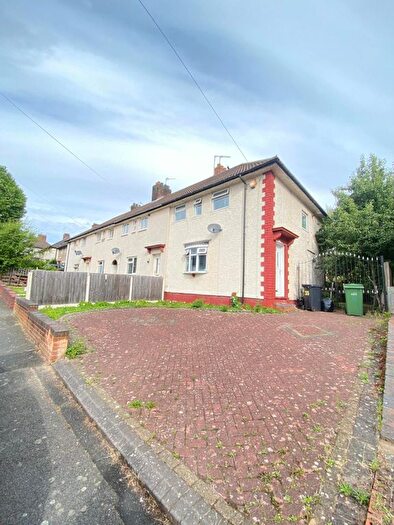 3 Bedroom Semi-Detached House To Rent In Oak Road, Dudley, DY1