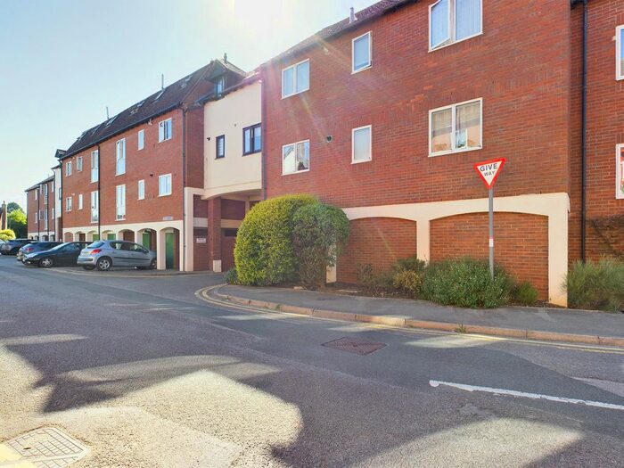 2 Bedroom Flat To Rent In Nailors Court, Back Of Avon, Tewkesbury, GL20