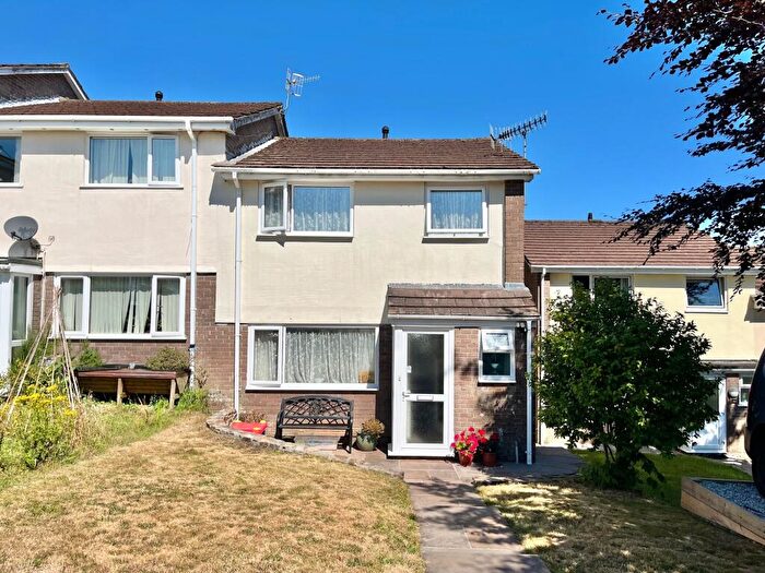 3 Bedroom End Of Terrace House For Sale In Frobisher Drive, Saltash, PL12