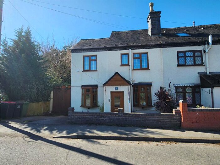 3 Bedroom End Of Terrace House For Sale In Castle Road, Hartshill, Nuneaton, Warwickshire, CV10