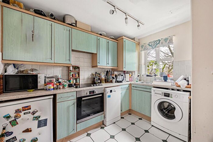 2 Bedroom Apartment For Sale In Elliotts Way, Caversham, Reading, RG4 - Photo 7