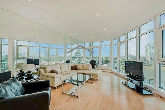 2 Bedroom Flat To Rent In Hamilton House, St George Wharf, Vauxhall, SW8