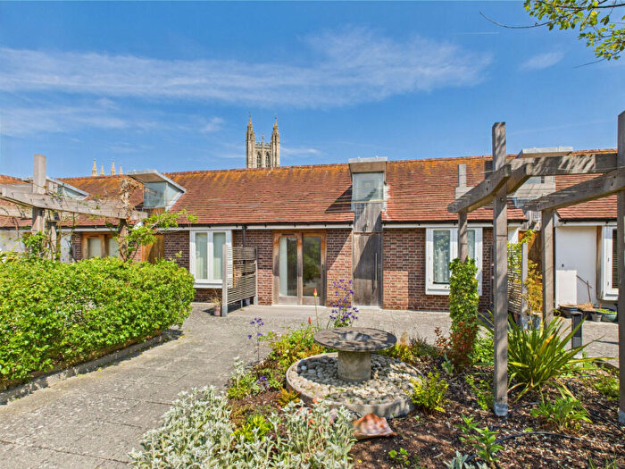 2 Bedroom Apartment For Sale In Iron Bar Lane, Canterbury, Kent, CT1