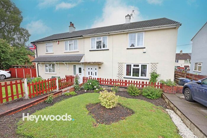 3 Bedroom Semi-Detached House For Sale In Moffatt Way, Silverdale, Newcastle, ST5