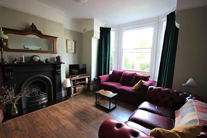 1 Bedroom Flat To Rent In Maidstone Road, Bounds Green, London, N11