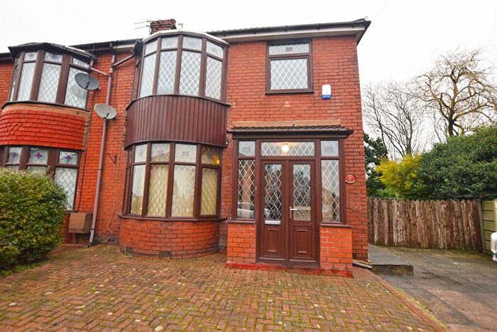 3 Bedroom Semi Detached House For Sale In Coldstream Avenue, Manchester, M9