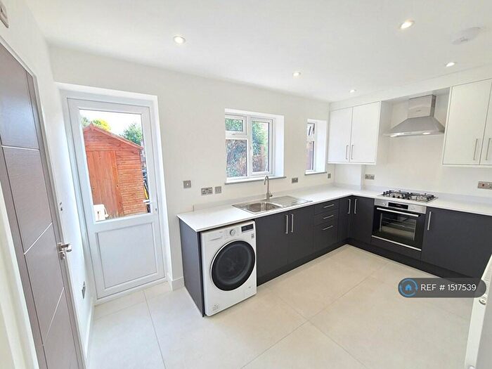 3 Bedroom Terraced House To Rent In Mead Avenue, Slough, SL3