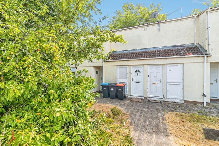 1 Bedroom Maisonette For Sale In Walshs Manor, Stantonbury, Milton Keynes, Buckinghamshire, MK14