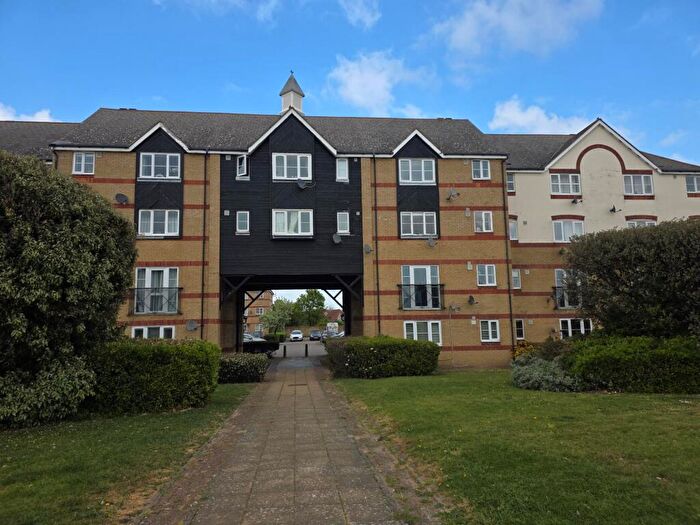 Studio For Sale In Lewes Close, Essex, RM17