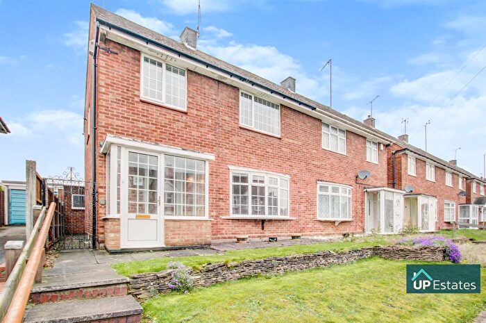 3 Bedroom Semi-Detached House To Rent In Macdonald Road, Coventry, CV2