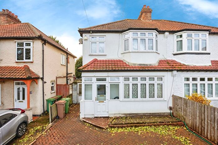 3 Bedroom Semi Detached House For Sale In Wandle Court Gardens, Croydon, CR0