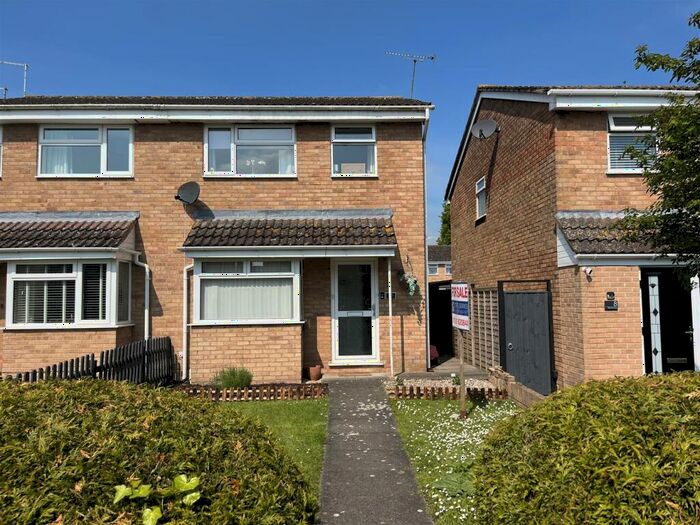 3 Bedroom Semi-Detached House For Sale In Byfords Close, Huntley, GL19