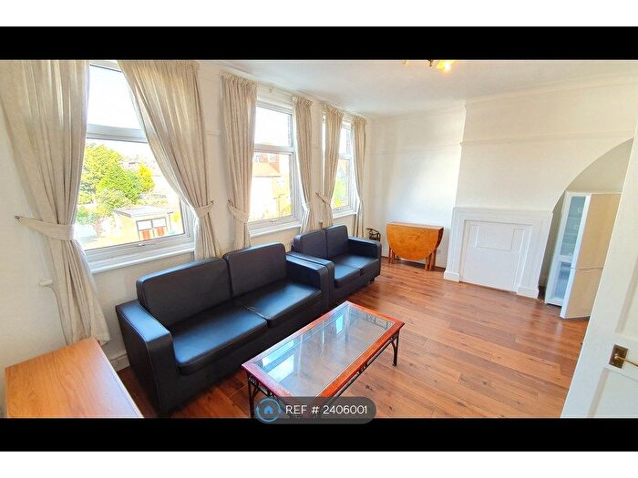 2 Bedroom Flat To Rent In Temple Fortune, London, NW11