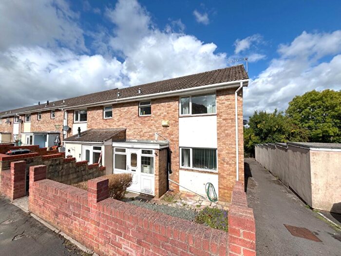 3 Bedroom End Of Terrace House For Sale In Magdalene Road, Radstock, Somerset, BA3