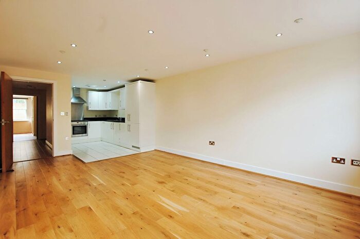 2 Bedroom Flat For Sale In Evesham Road, Cheltenham, GL52