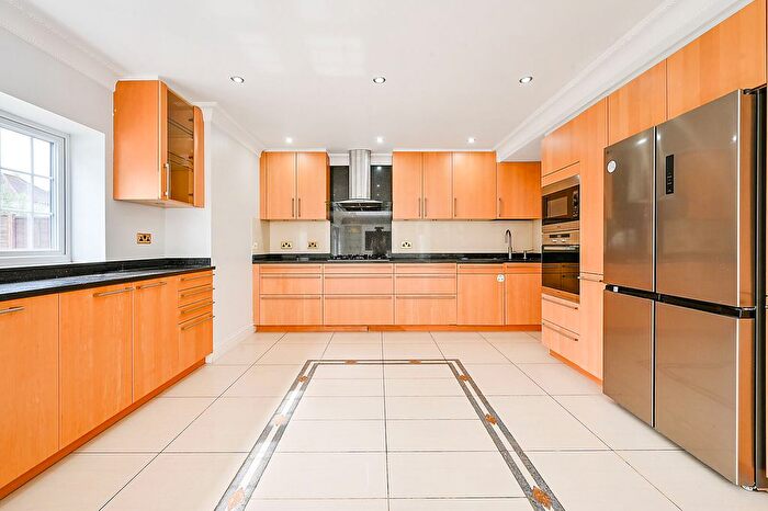 5 Bedroom Semi-Detached House To Rent In Hampton Court Avenue, East Molesey, KT8