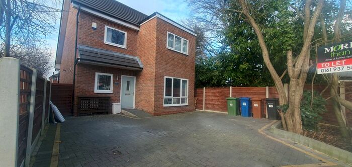 2 Bedroom Detached House To Rent In Roundhey, Cheadle, SK8
