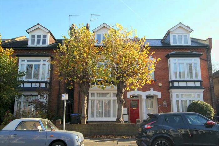 2 Bedroom Maisonette Flat To Rent In Fyfield Road, Enfield EN1